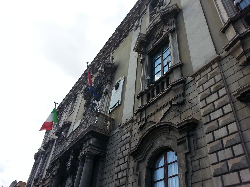 B&B United States Of Europe Catânia Exterior foto
